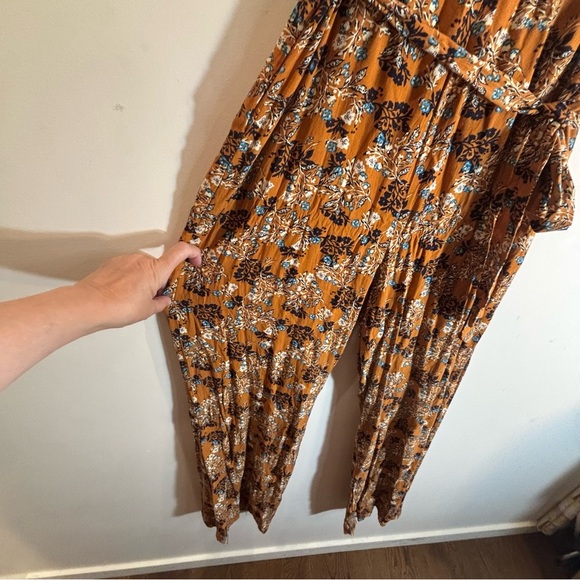 BAND OF GYPSIES Sz M Floral Wrap Bodice Jumpsuit 100% Viscose Flare Sleeve - Picture 4 of 9